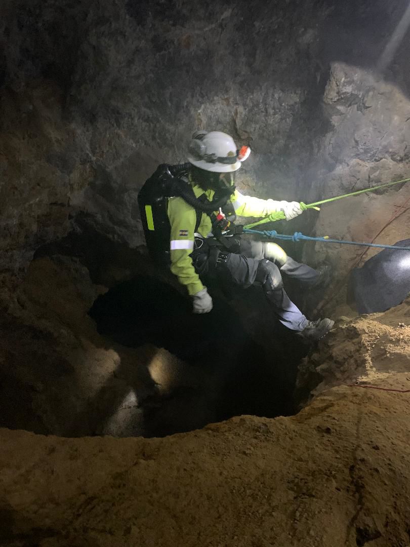 Underground Rappeling.jpeg